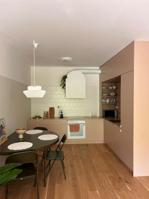 Apartment Zwirn, Free Parking, 24/7 Access Bratislava Exterior foto