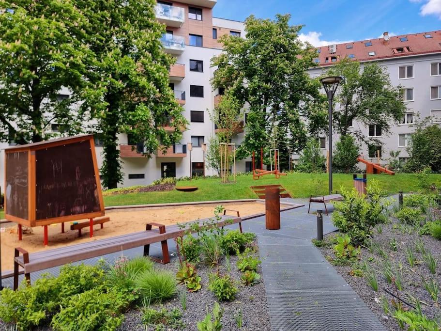Apartment Zwirn, Free Parking, 24/7 Access Bratislava Exterior foto